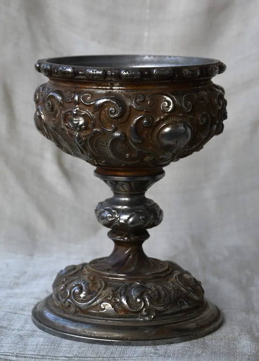 Античен бокал с барокова декорация - antique