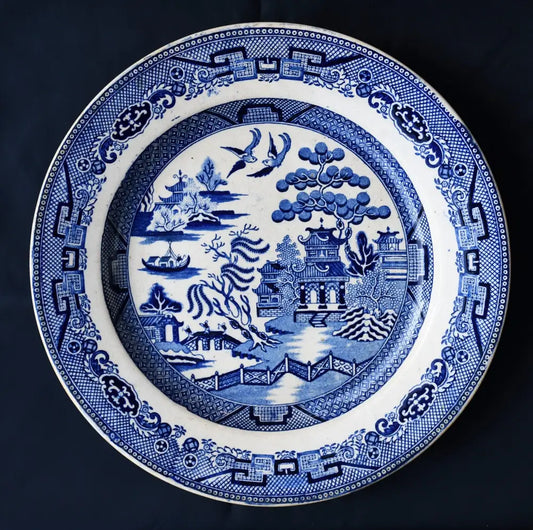 Антична викторианска чиния ’Blue Willow’ - antique