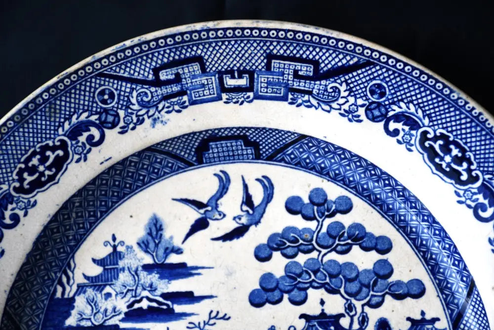 Антична викторианска чиния ’Blue Willow’ - antique