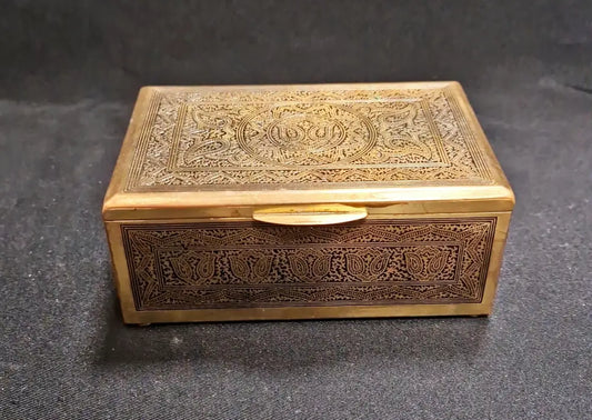 Дървена кутия с метален обков - antique