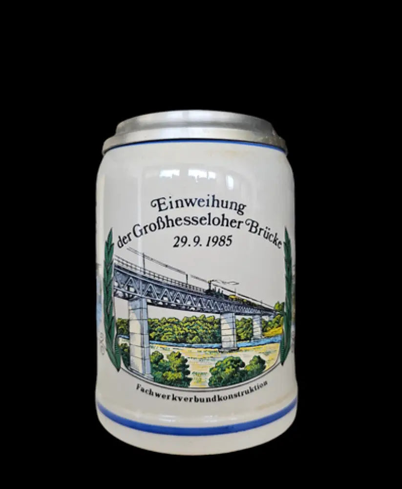 Халба с капак,вместимост 0,5L (466)