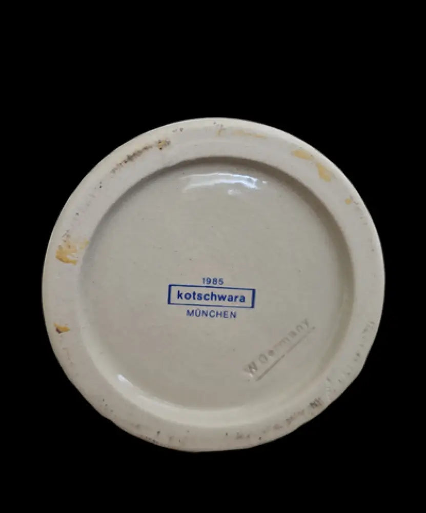 Халба с капак,вместимост 0,5L (466)