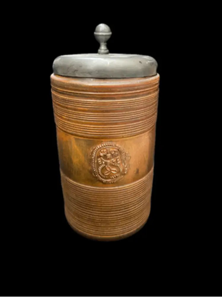 Халба с капак,вместимост 1L (499)