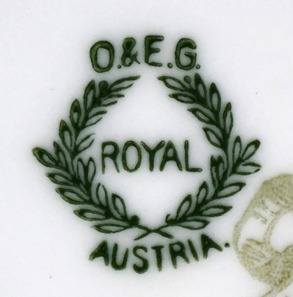 Колекционна чиния на O & E.G. Royal Austria - antique