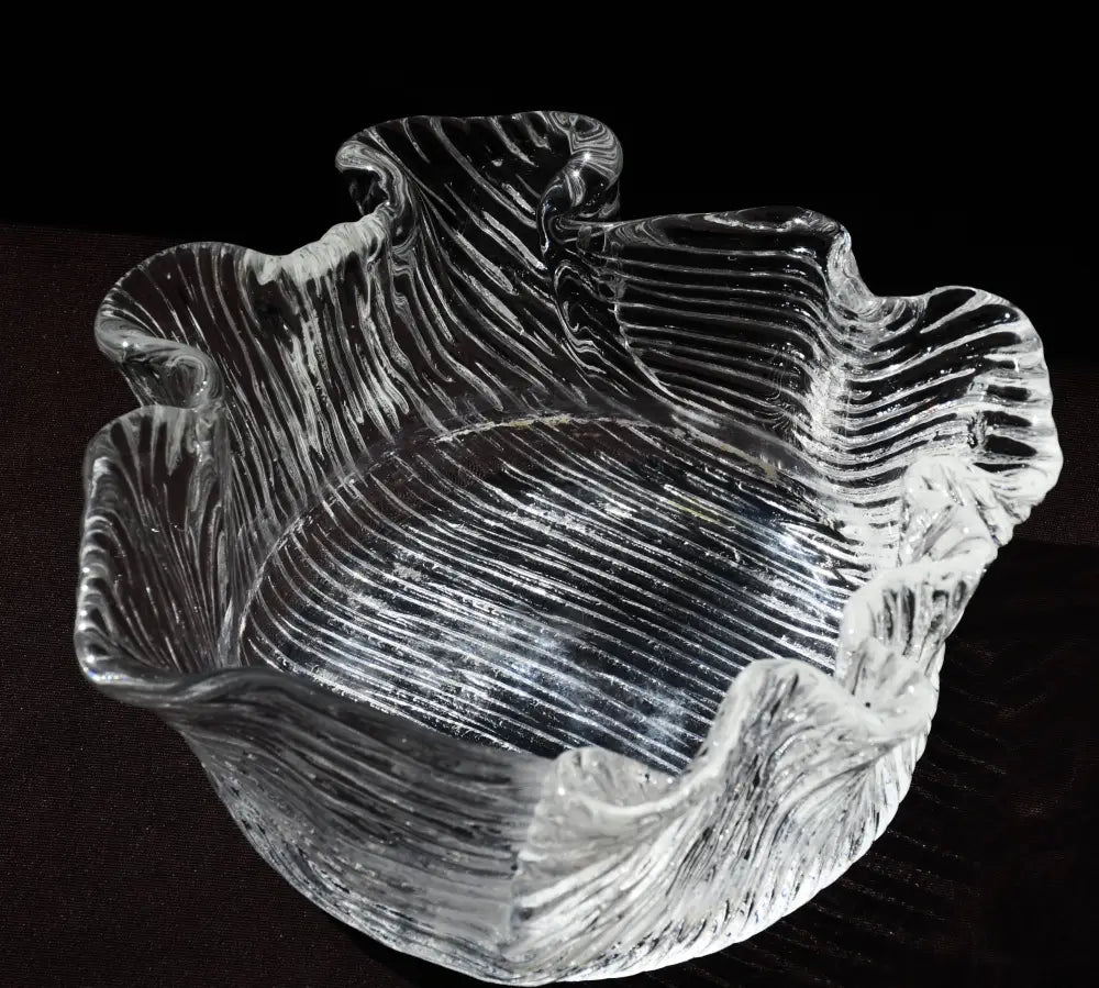 Кристална купа ръчно изработена. Тип Handkerchief. - antique