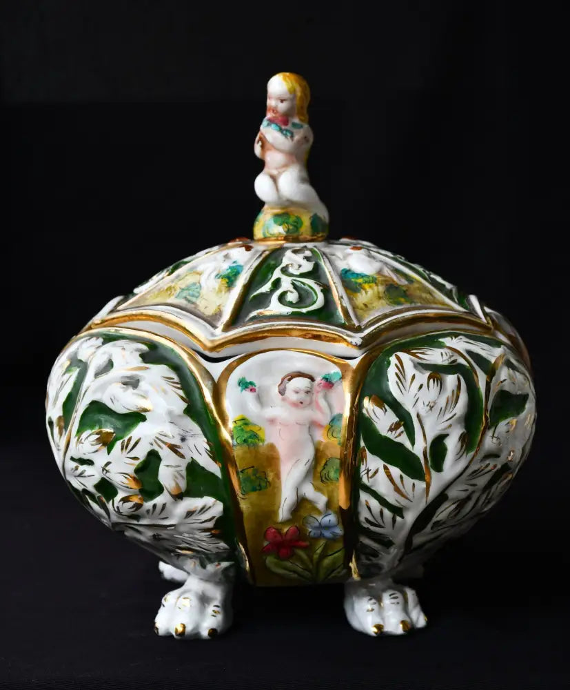 Купа с капак на Каподимонте - antique