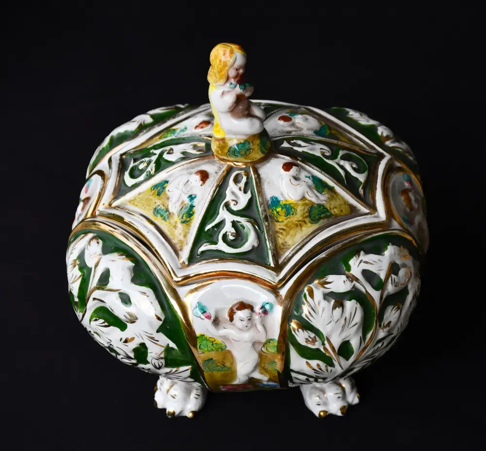 Купа с капак на Каподимонте - antique
