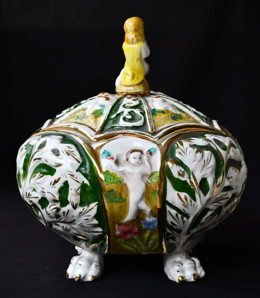 Купа с капак на Каподимонте - antique