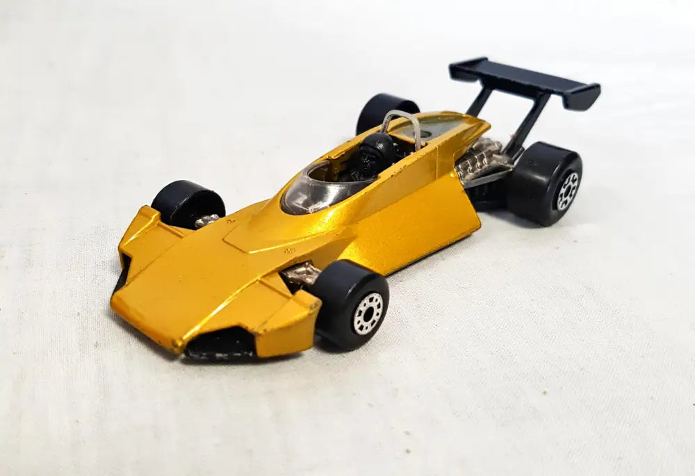 Метална количка Matchbox (29)