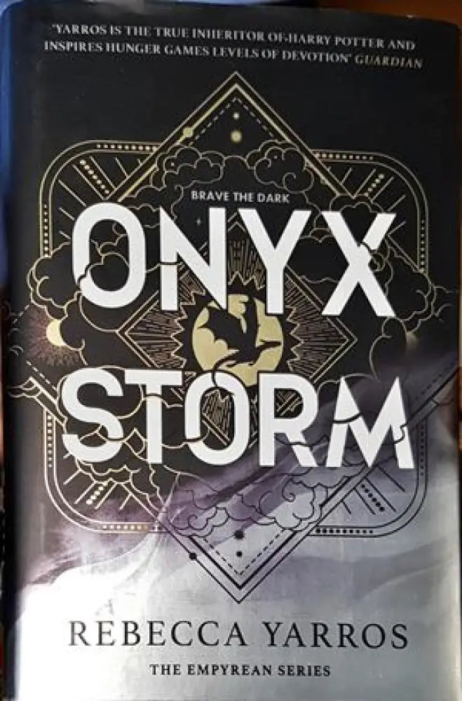 Onyx storm - Книги
