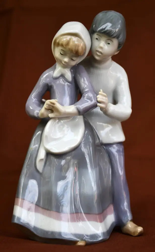 ’Първа любов’ - порцеланова композиция на Gräfenthal - antique