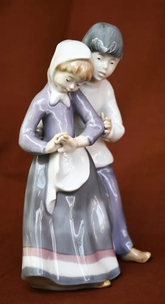 ’Първа любов’ - порцеланова композиция на Gräfenthal - antique
