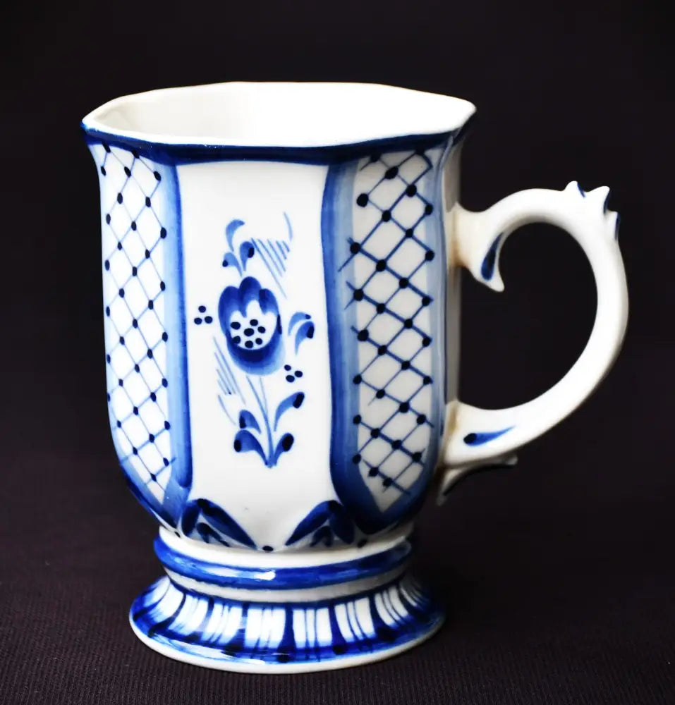 Порцеланова чаша за чай на Гжел - antique