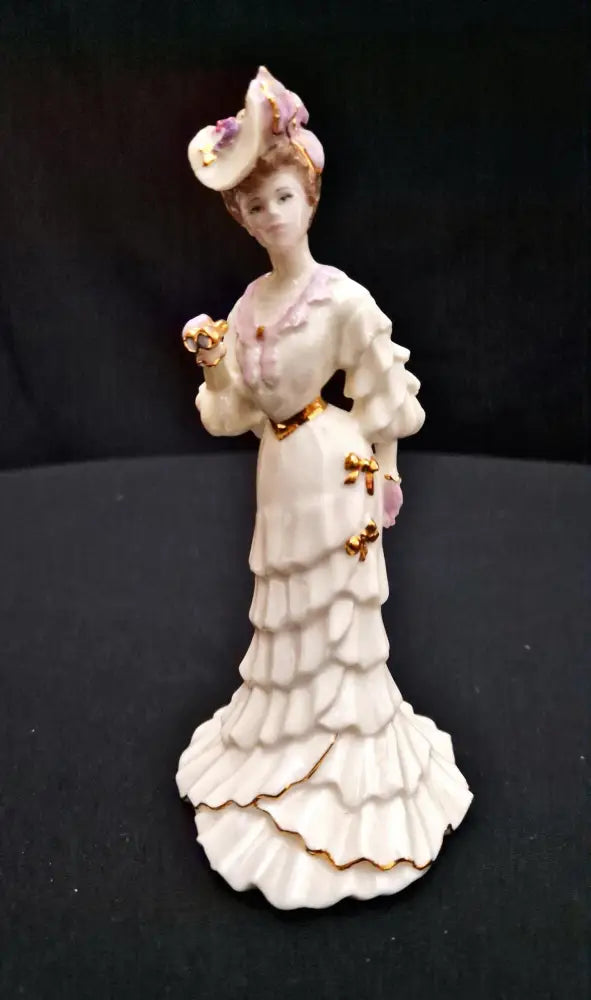 Порцеланова статуетка Coalport - лимитирана колекция Lady May - antique
