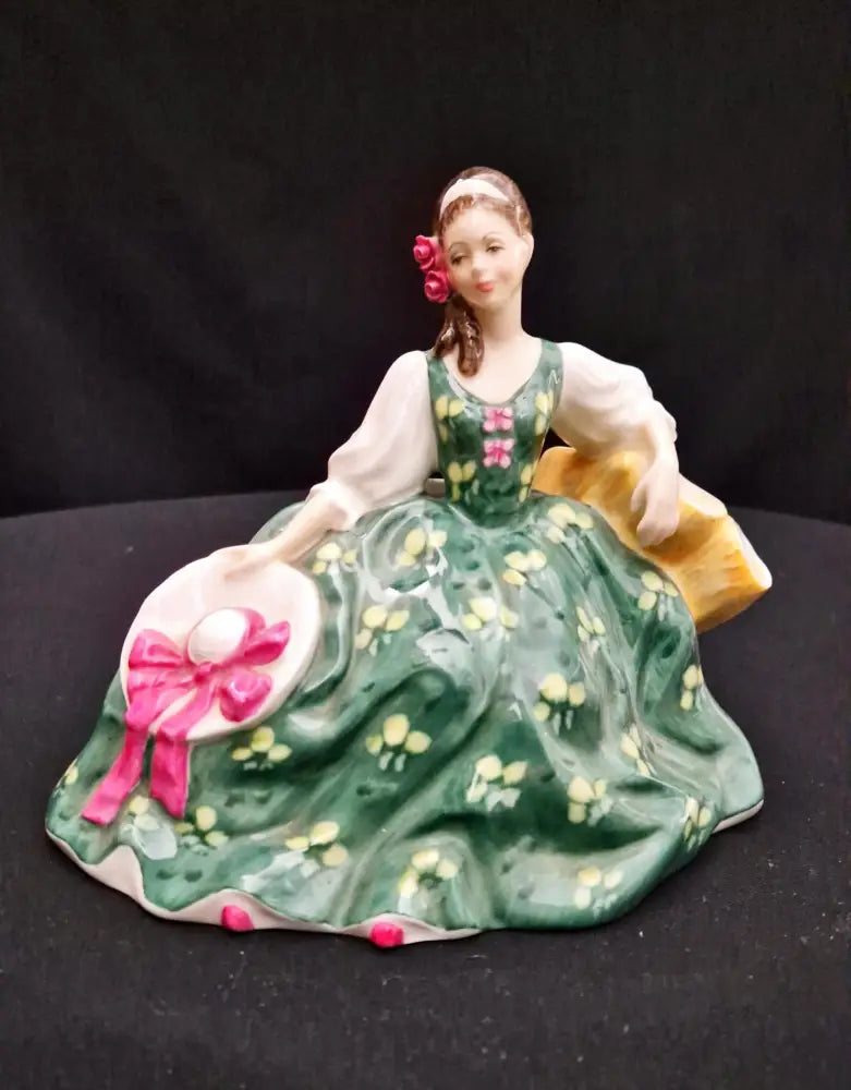 Порцеланова статуетка Royal Doulton - Elyse - antique