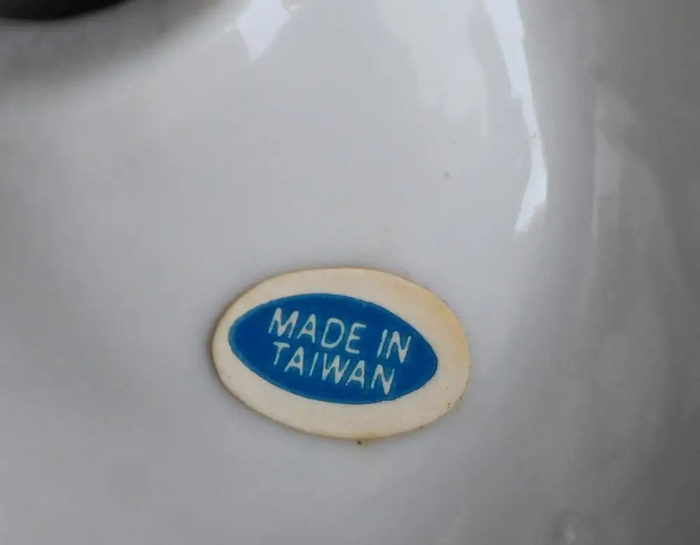 Порцеланова статуетка ’Старият рибар’ - antique
