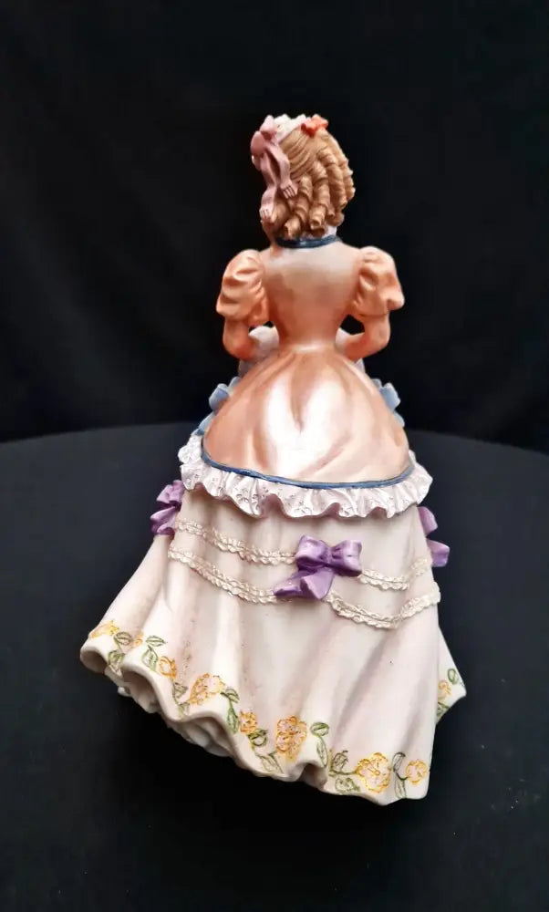 Порцеланова статуетка The Leonardo Collection - Victorian Skater - antique