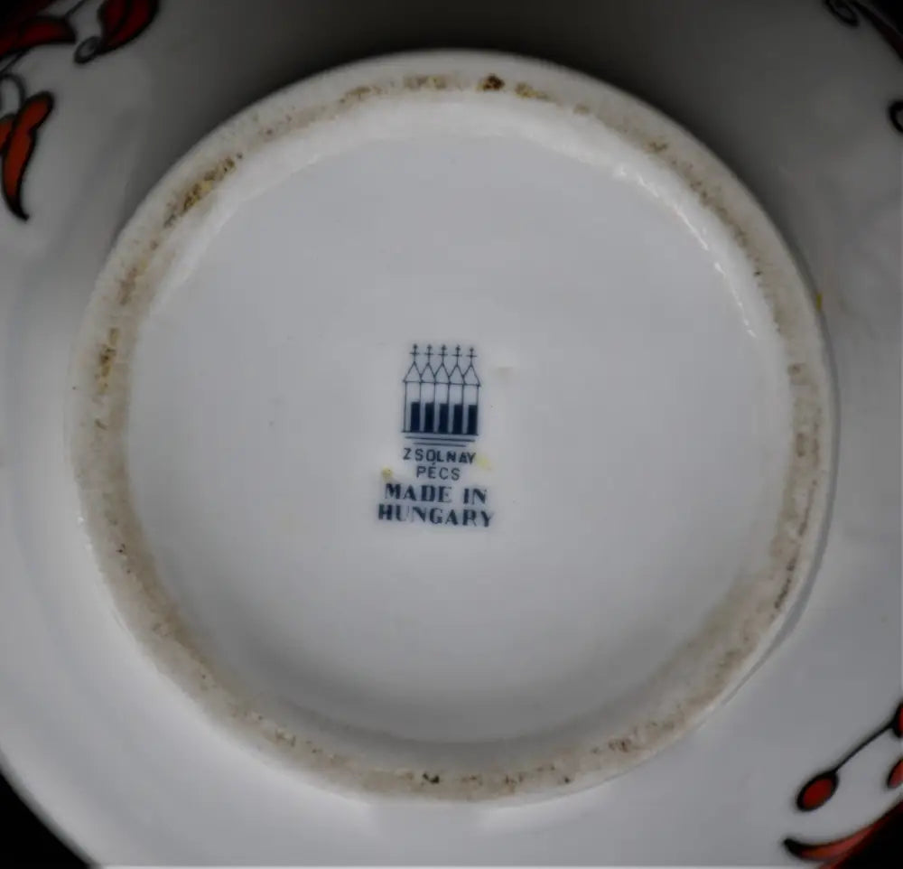 Порцеланова винтидж ваза от Жолнай/Zsolnay - antique
