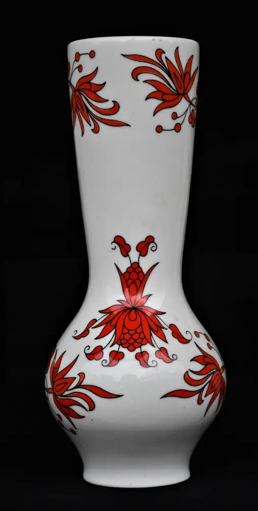 Порцеланова винтидж ваза от Жолнай/Zsolnay - antique