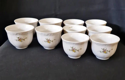 Порцеланови чашки в два размера с Мащерка на брой - antique