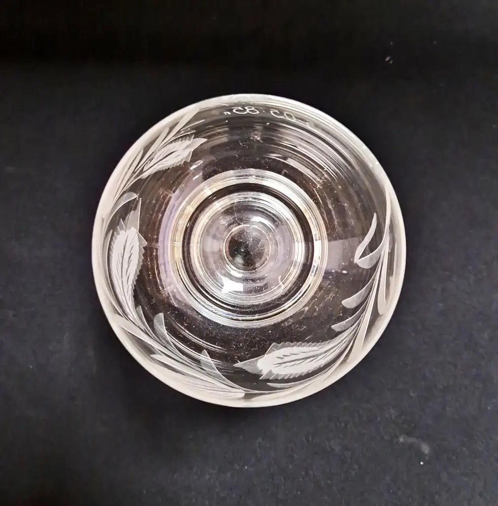 Стъклена чаша за вино с послание ’Димитър 5,05,85’’ - antique