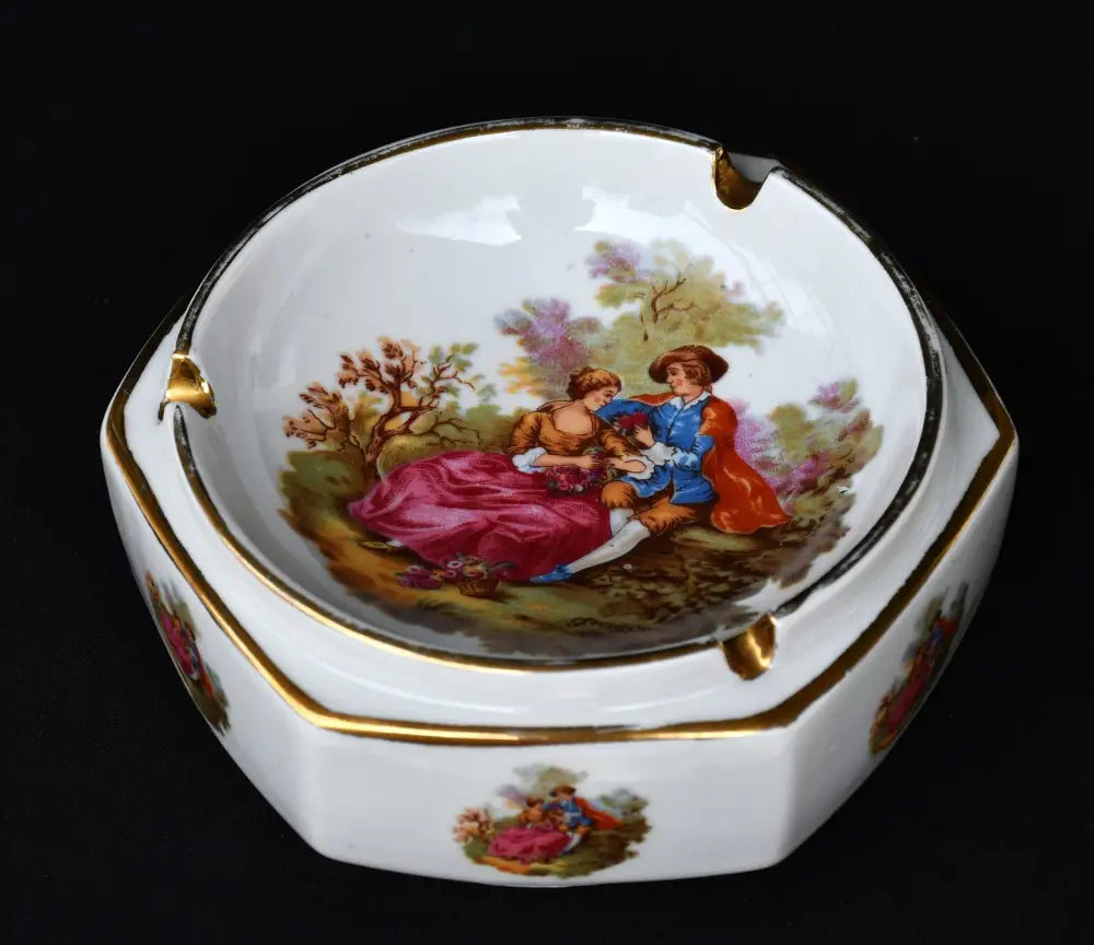 Винтидж пепелник ’Фрагонар’ - ’Изида’ - antique