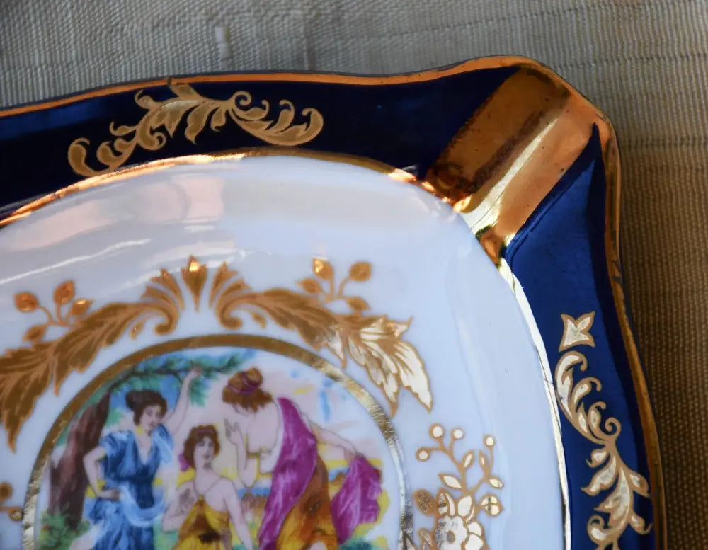 Винтидж порцеланов пепелник на ’Thun’ във виенски стил - antique