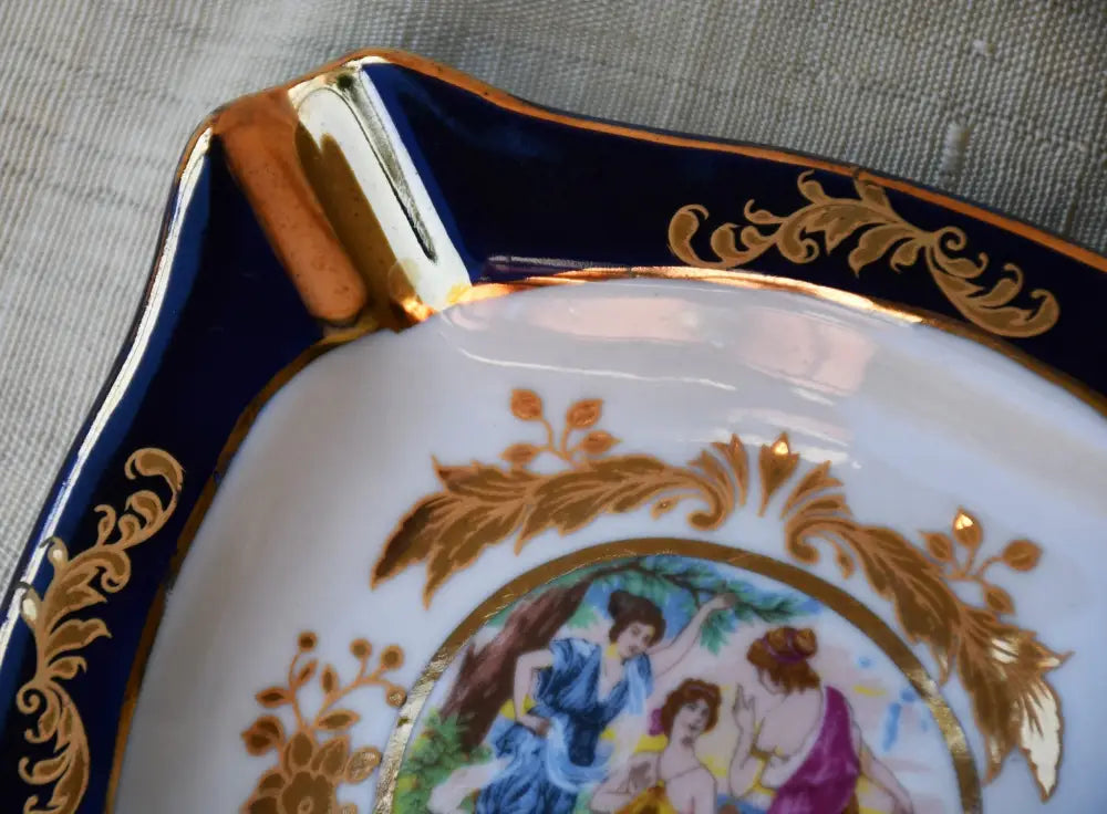 Винтидж порцеланов пепелник на ’Thun’ във виенски стил - antique